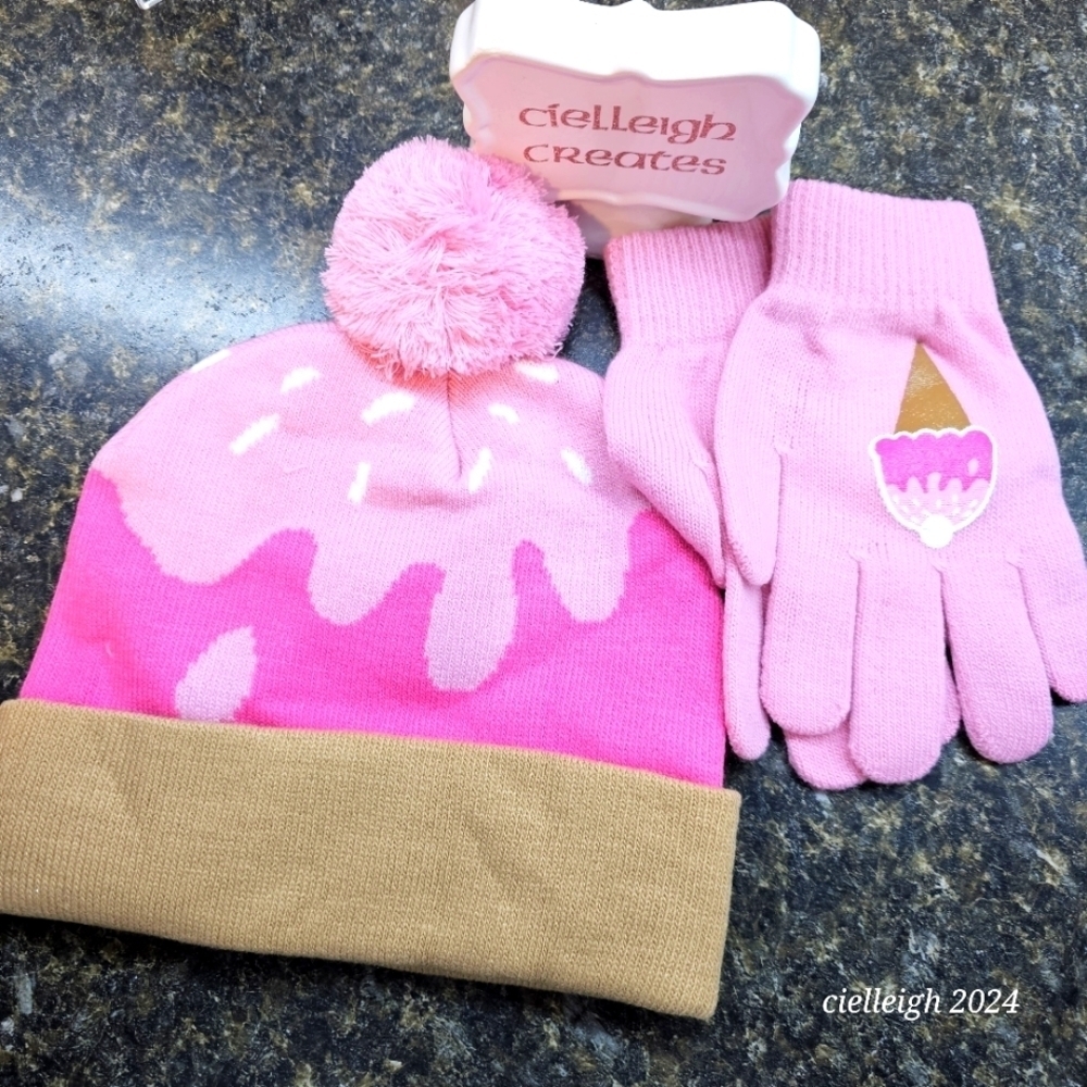 Avon Sweet Treats Hat & Glove set